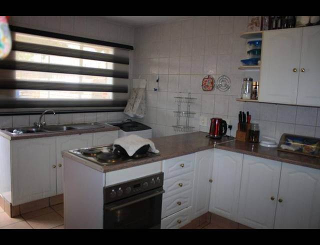 3 BEDROOM TOWNHOUSE FOR SALE IN CROYDON